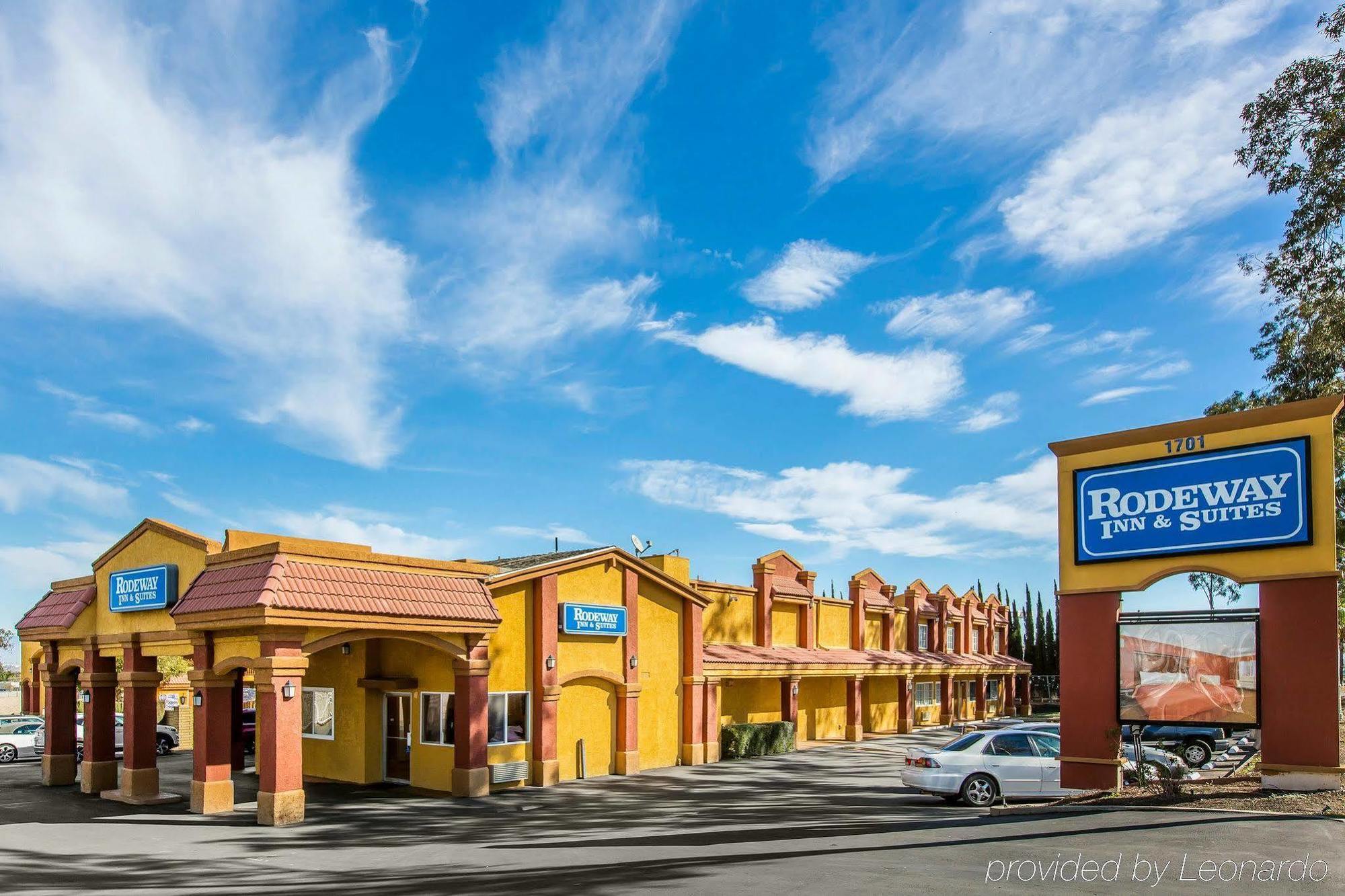 Rodeway Inn & Suites Corona Exterior foto